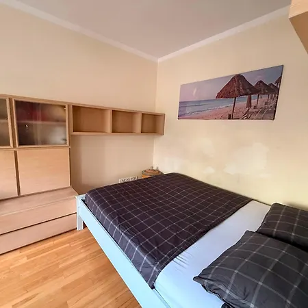 Апартаменти Cozy *